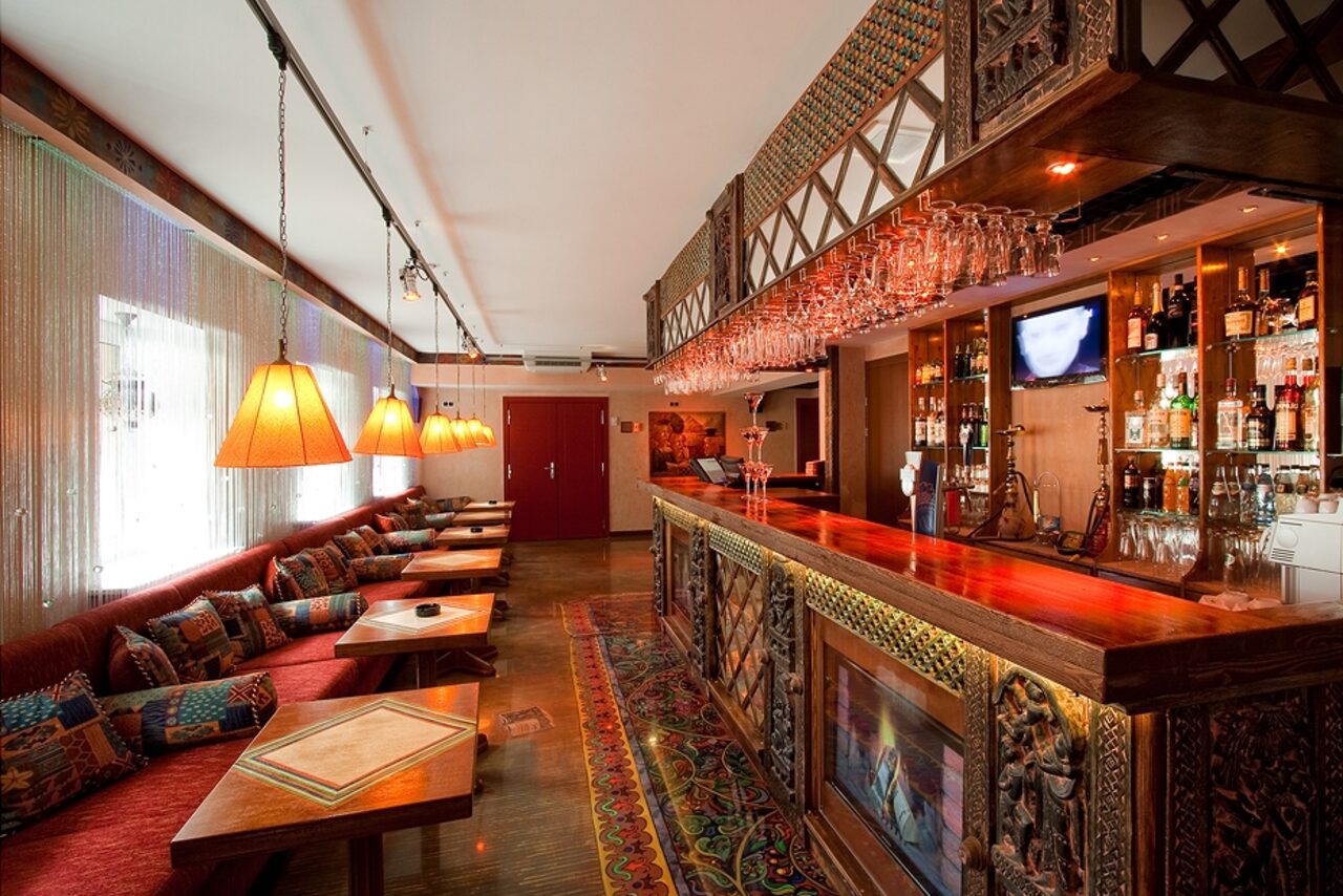 Арендовать Red Stars Hotel Банкетный зал с летней верандой