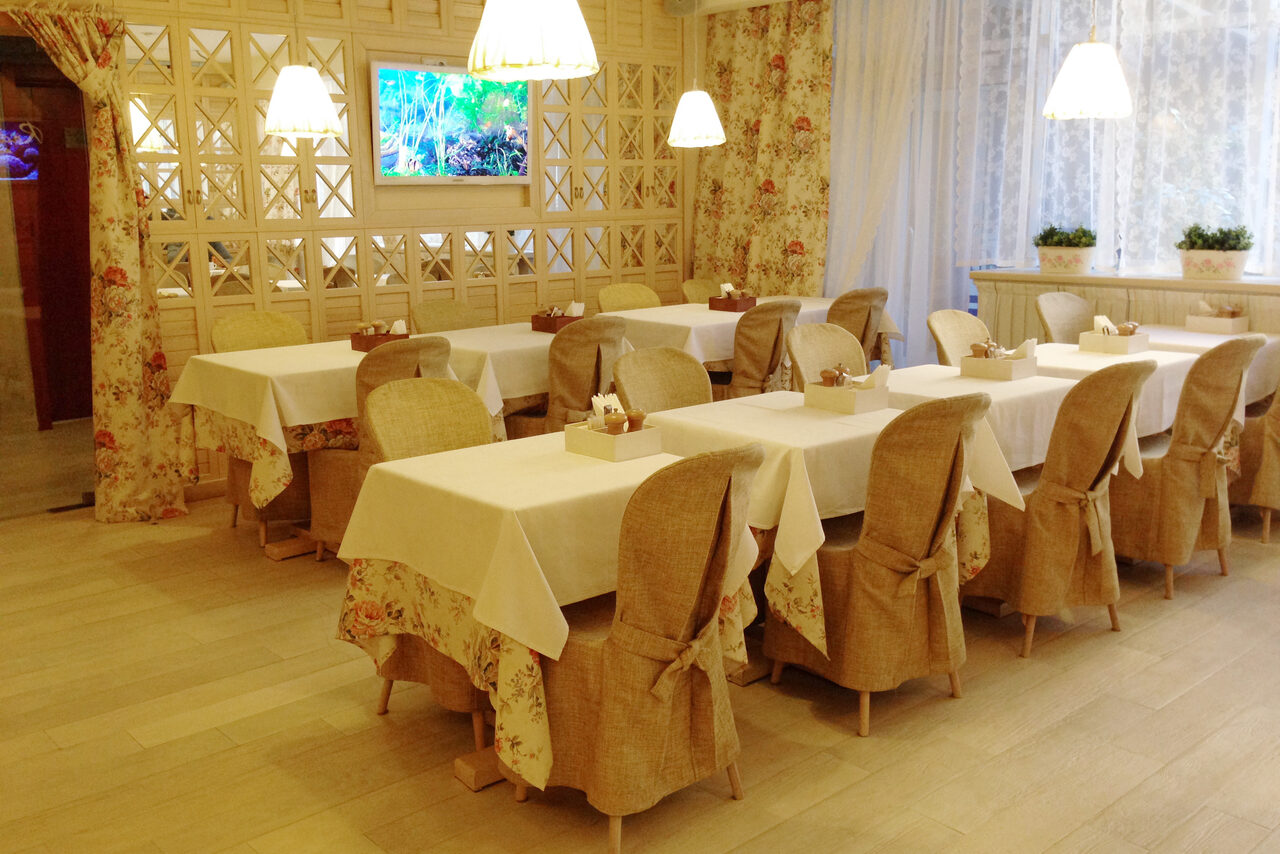 Арендовать Red Stars Hotel Банкетный зал с летней верандой