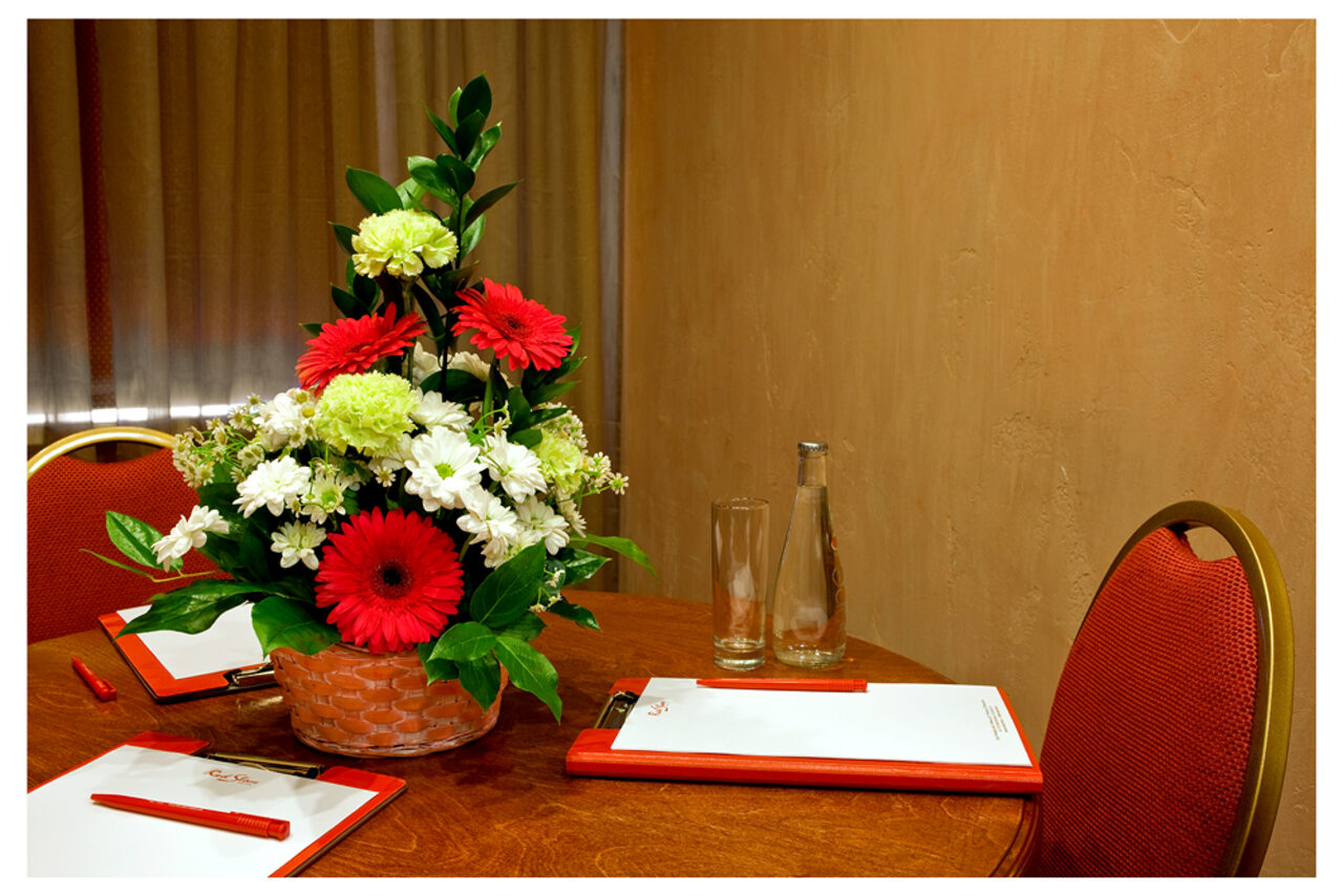 Арендовать Red Stars Hotel Конференц-зал, банкетный зал