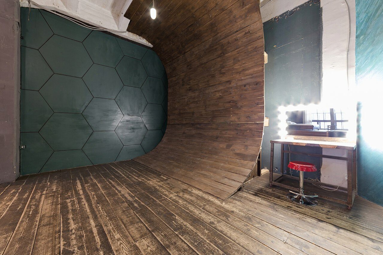 Арендовать Wood Studios Лофт с декорациями на Электрозаводской