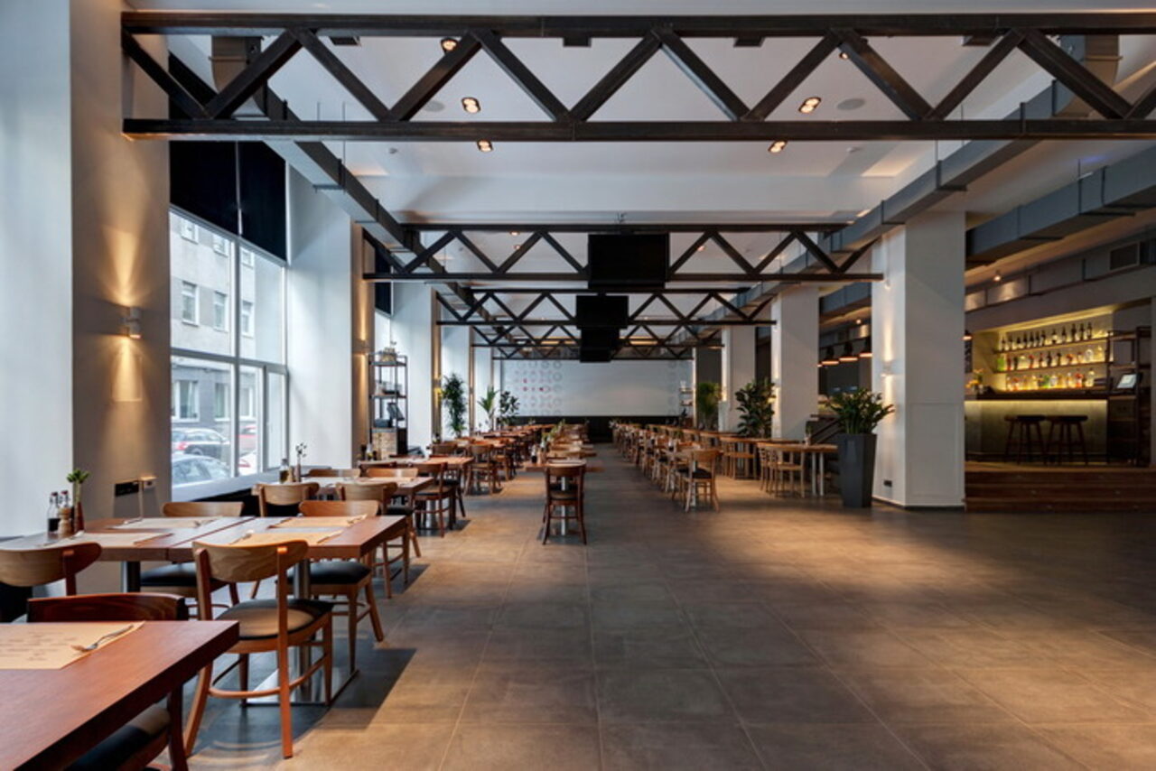 Арендовать Банкетный зал с барной стойкой, 40 кВт свет