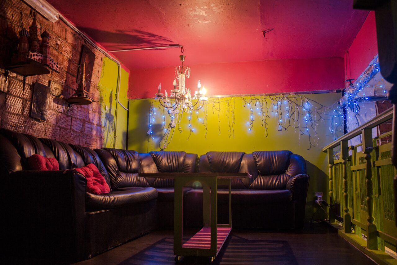 Арендовать Лофт для вечеринок с балконом