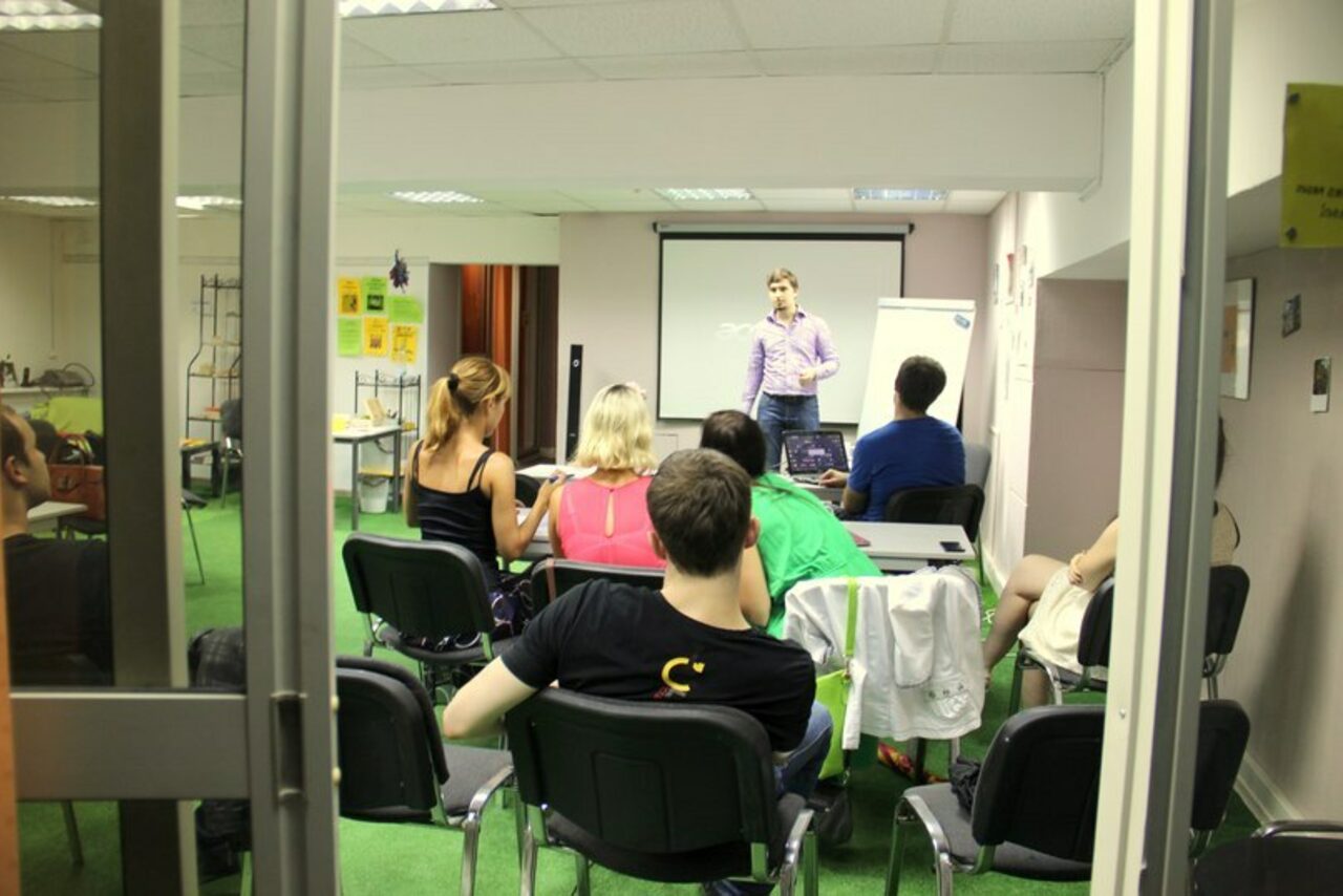 Арендовать Антиковоркинг Красная Фасоль