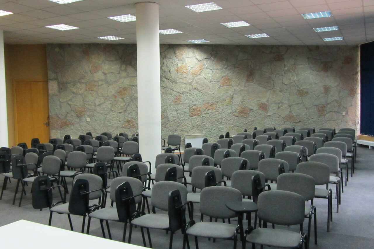 Арендовать Гостиница Репинская