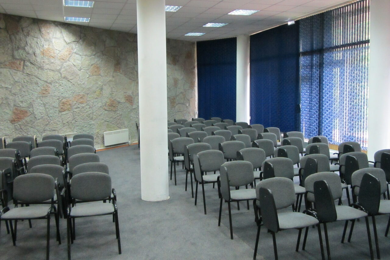 Арендовать Гостиница Репинская