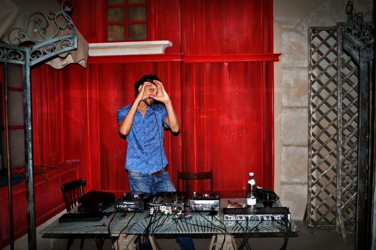 Арендовать 713.Media Красочный лофт для вечеринок и праздников