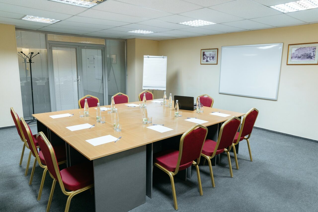 Арендовать Отель Полюстрово