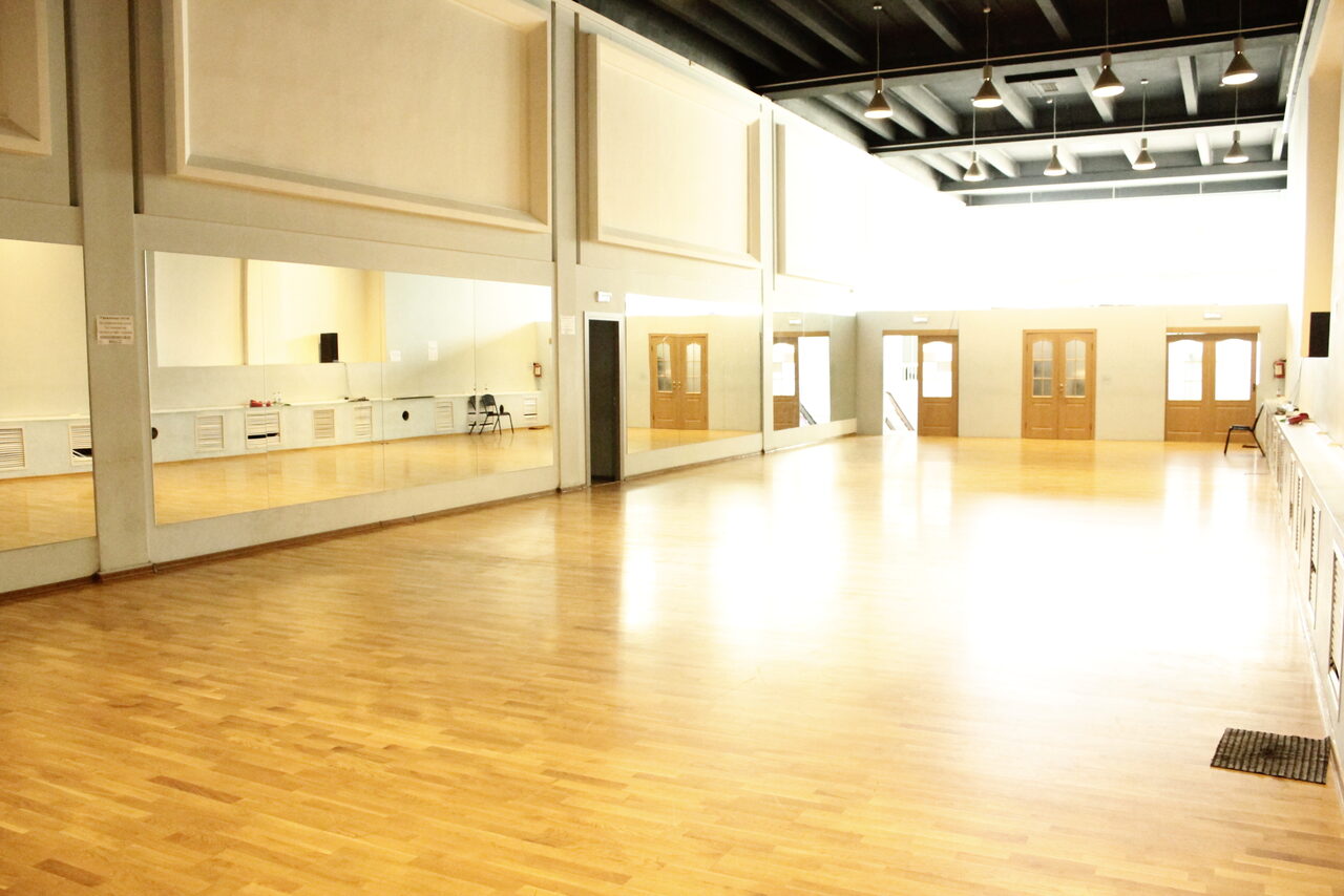 Арендовать Атмосфера Танцевальный зал в Loft-стиле