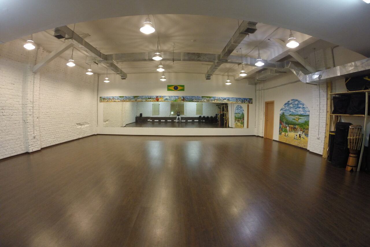 Арендовать ЖИНГА, академия бразильской культуры