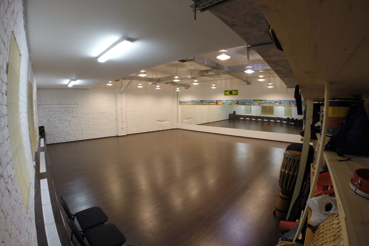 Арендовать ЖИНГА, академия бразильской культуры