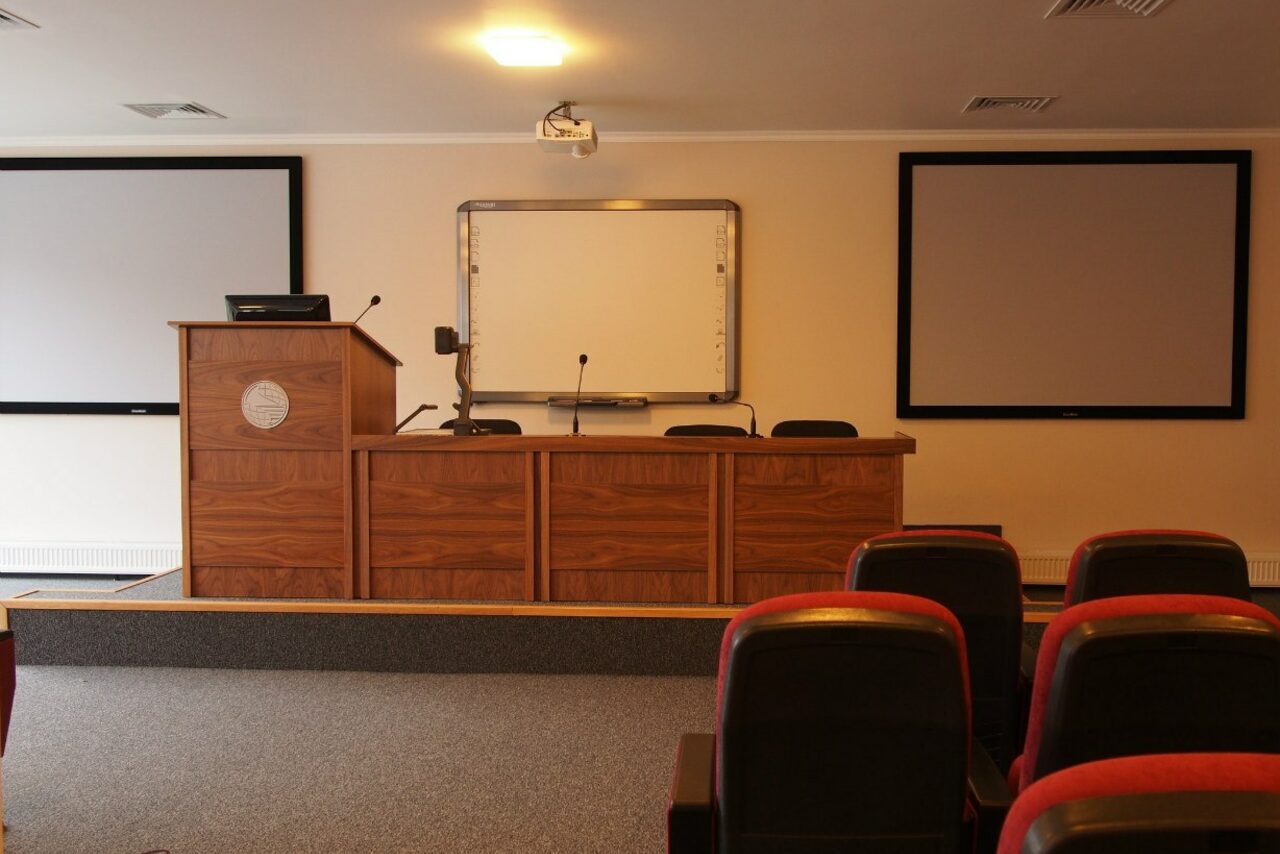 Арендовать Отель "Спутник" Санкт-Петербург