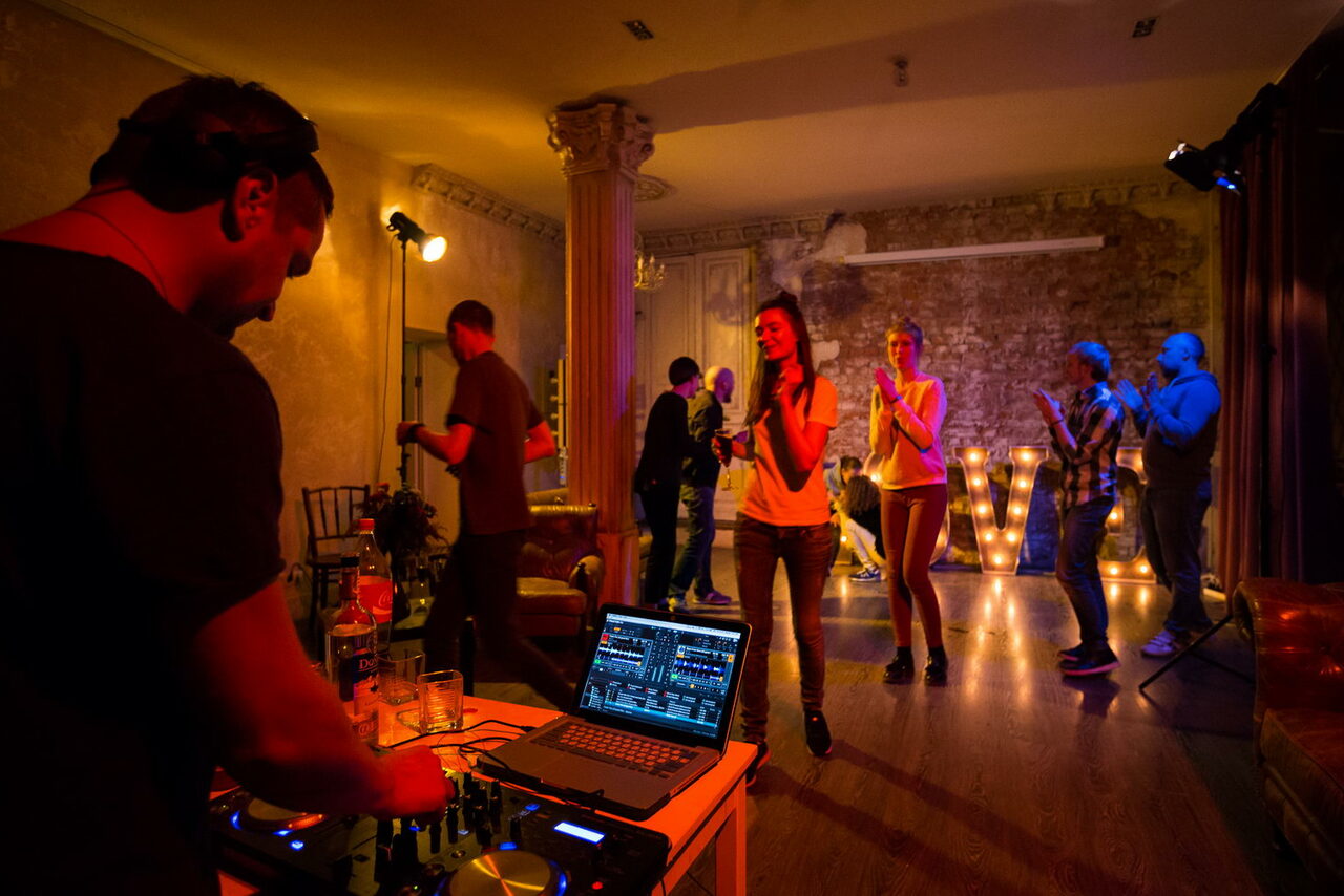 Арендовать 713.Media. Лофт для вашего праздника 