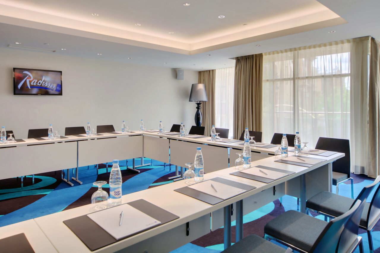 Арендовать Radisson Blu