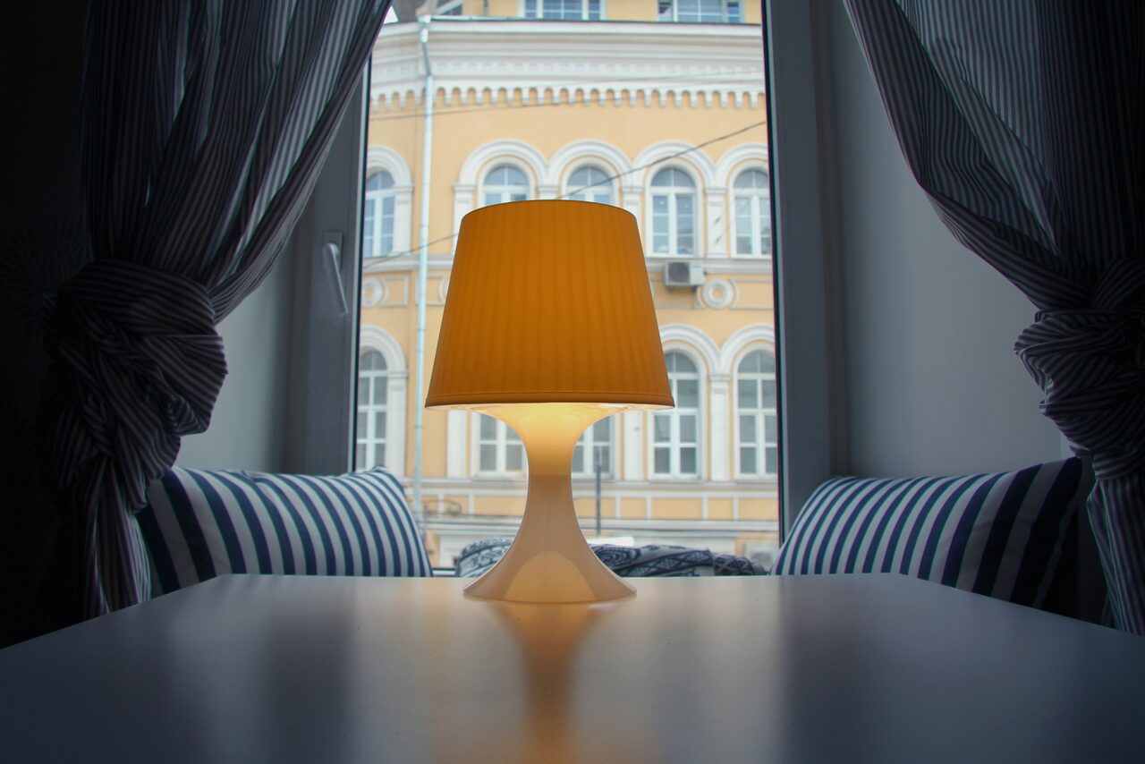 Арендовать Антикафе Нулевой километр Тренинг-зал с зеркальным потолком