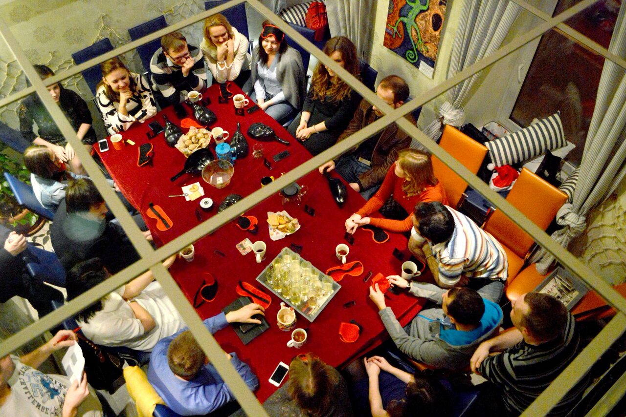 Арендовать Антикафе Нулевой километр Тренинг-зал с зеркальным потолком