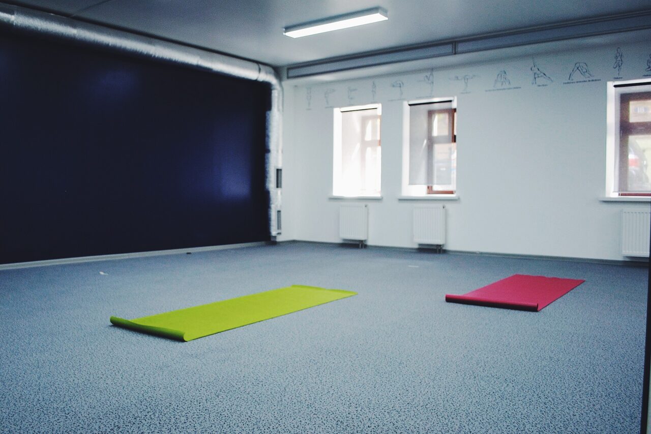Арендовать Йога «Bikram Yoga MSK» Йога-зал с хорошей вентиляцией