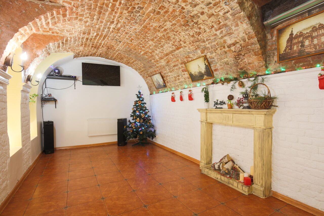 Арендовать Кафе "Old City" Романтический колонный лофт