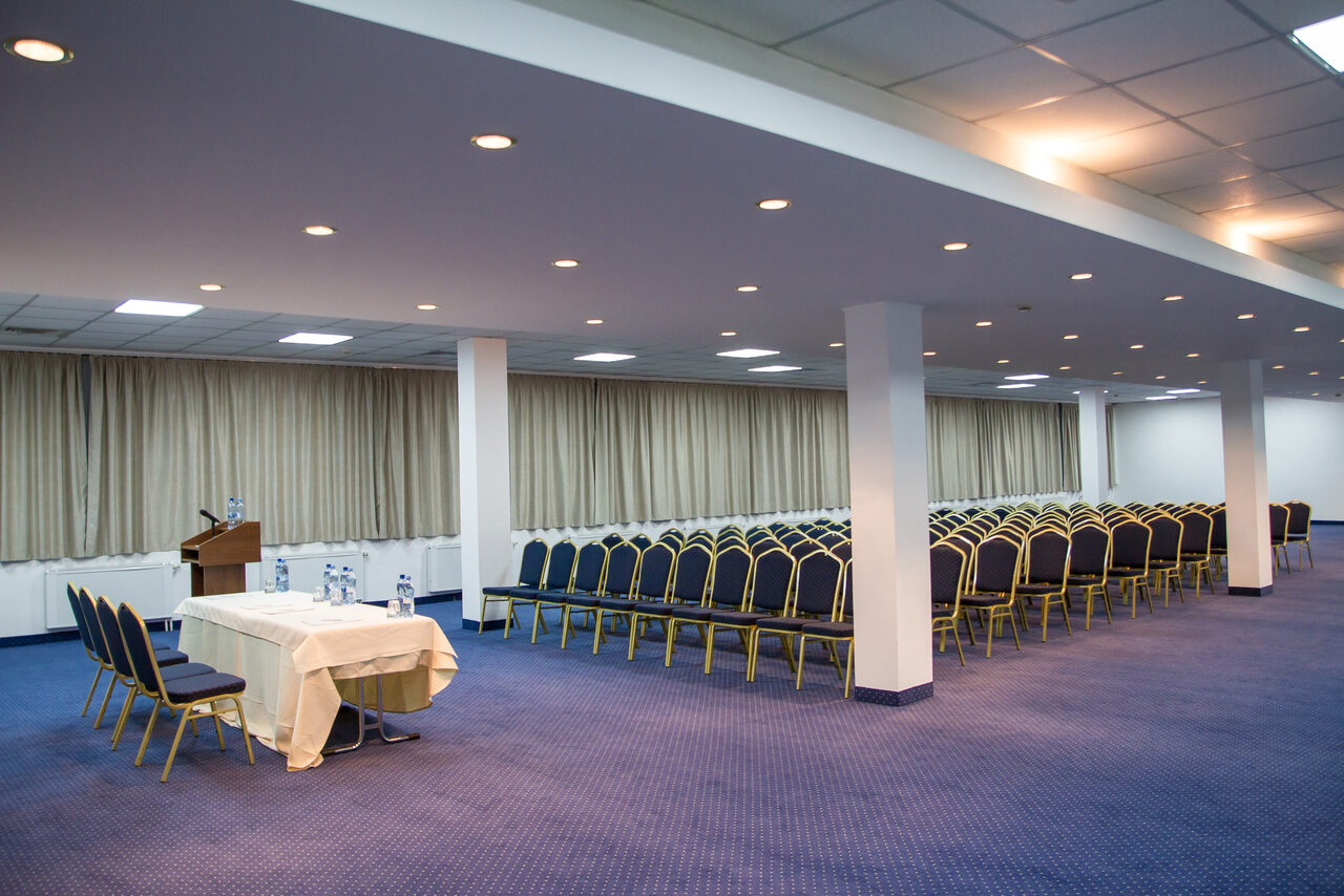 Арендовать Premier Hotel Dnister