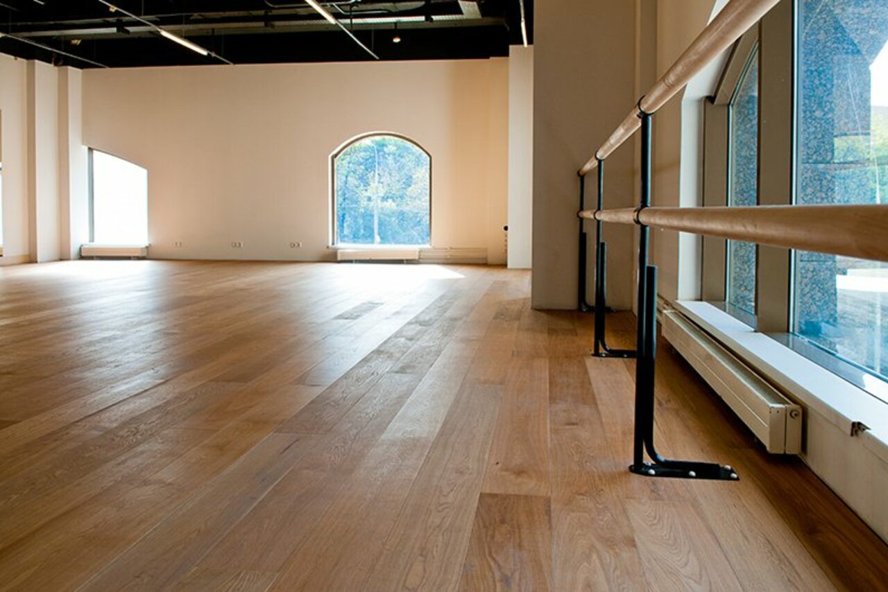 Арендовать Школа танцев ШТЕП Большой танцевальный зал в центре Москвы