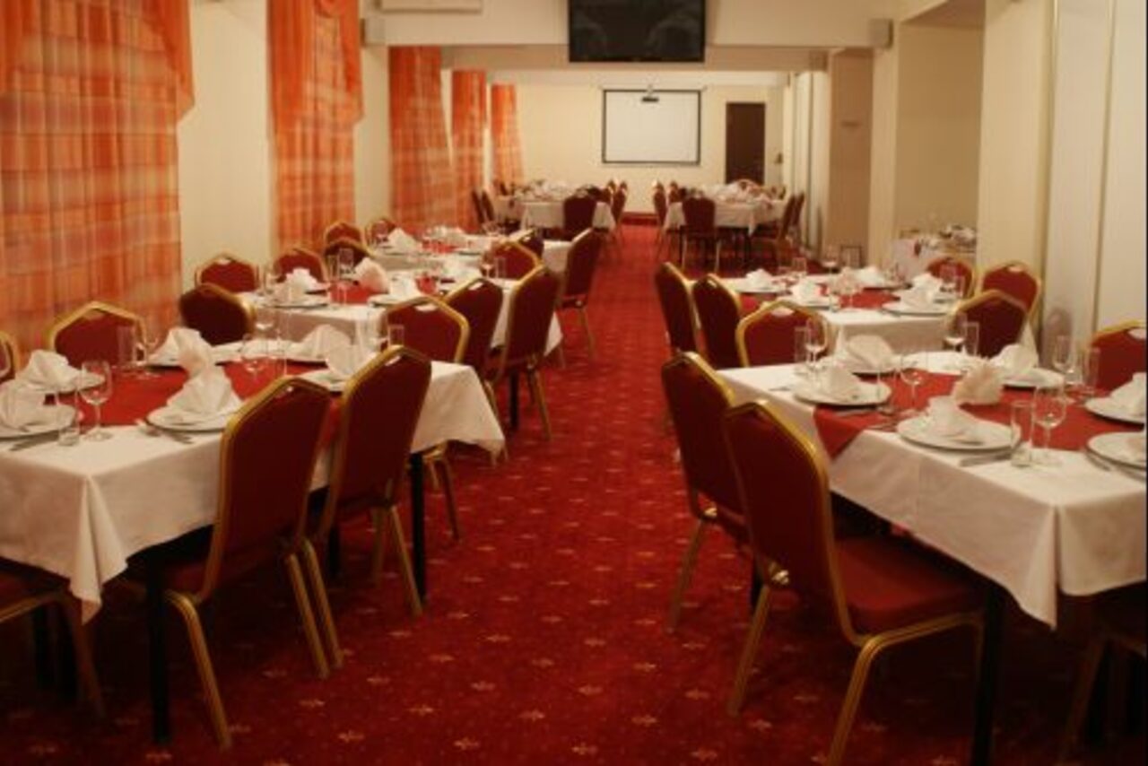 Арендовать Maxima Hotels