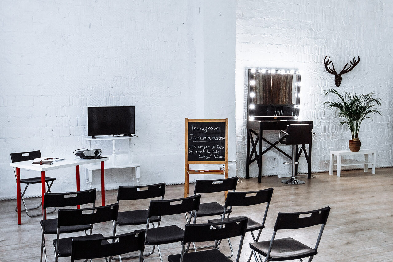 Арендовать Просторный зал с раздевалкой