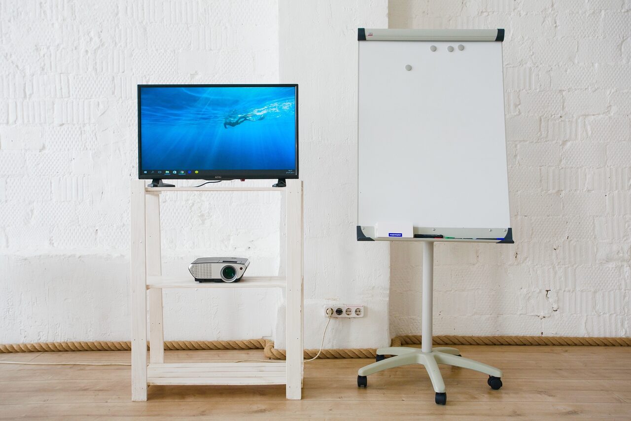 Арендовать Просторный зал с раздевалкой