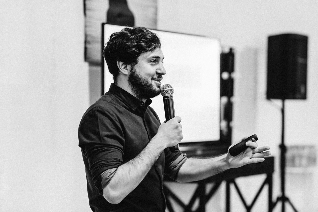 Арендовать Просторный зал с раздевалкой