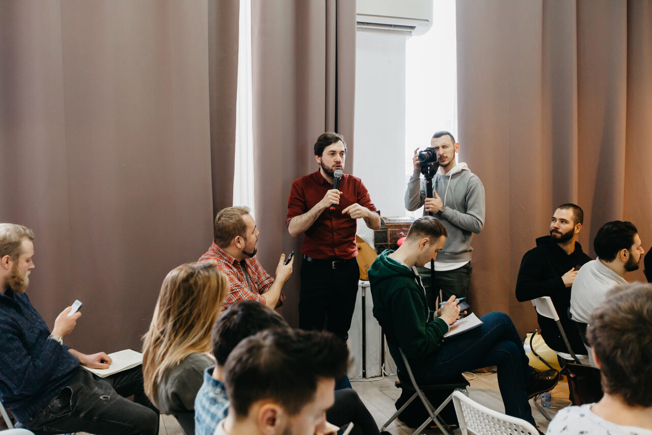 Арендовать Просторный зал с раздевалкой