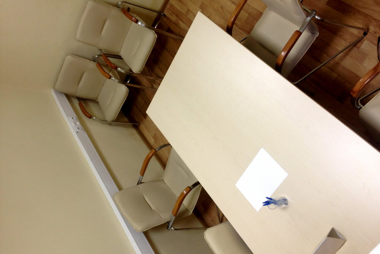 Арендовать Малая переговорная