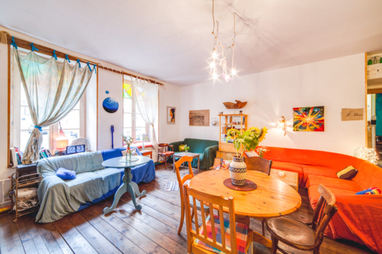 Арендовать Тайм-кафе в центре с музыкальным и акустическим оборудование