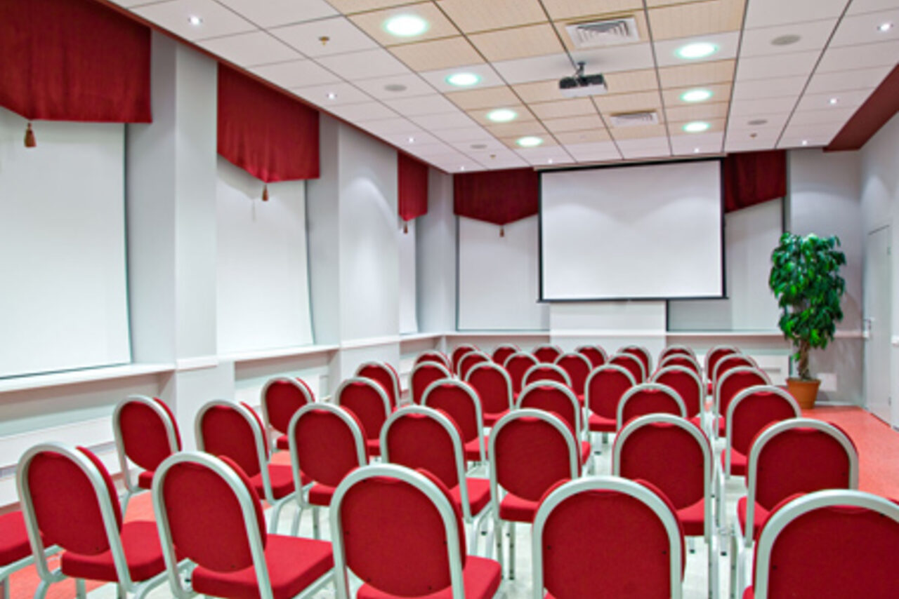 Арендовать Гостиница Охтинская