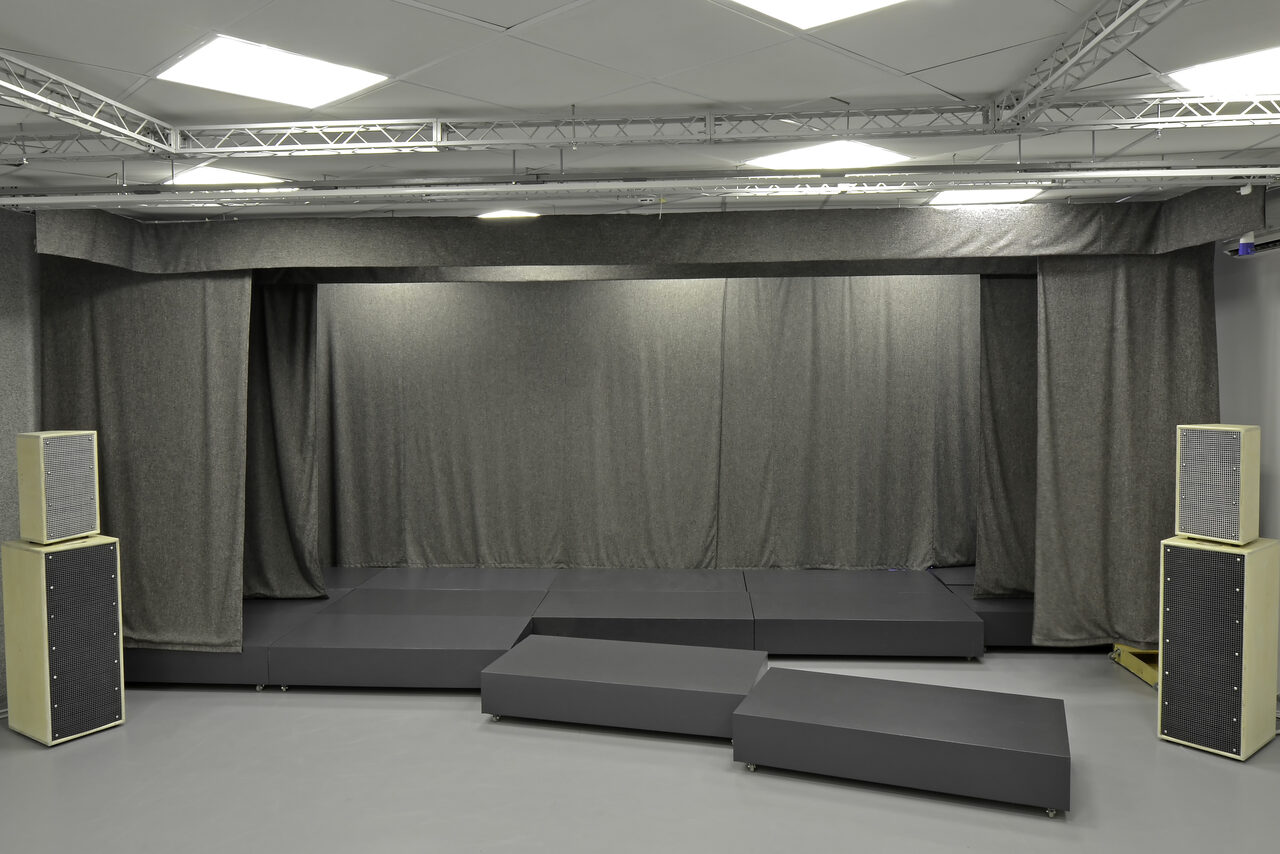 Арендовать Твоя сцена Творческая площадка со сценой