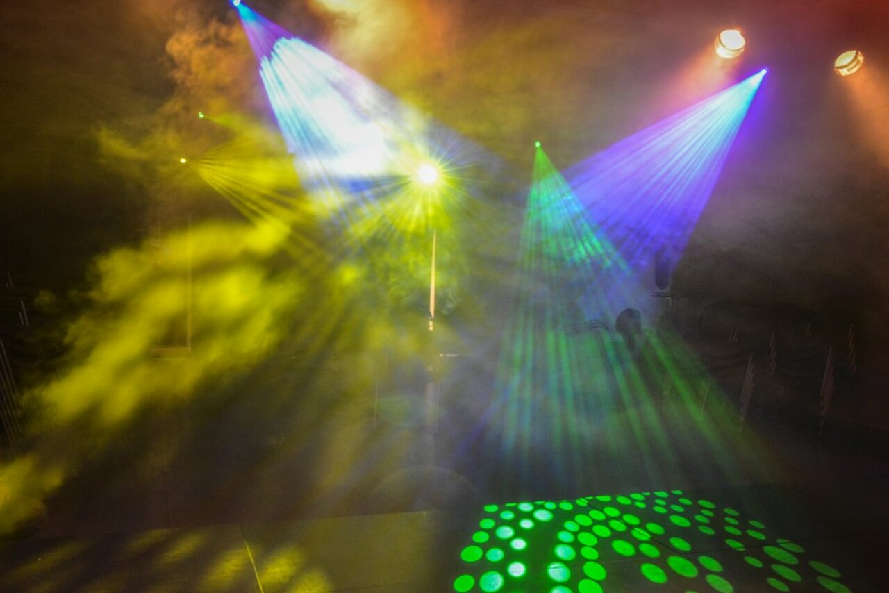 Арендовать Твоя сцена Творческая площадка со сценой