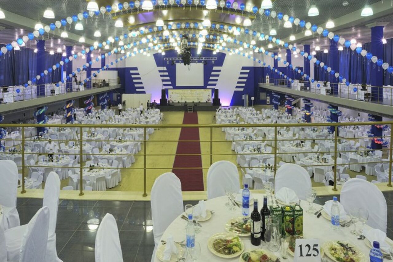 Арендовать Двухуровневый современный зал