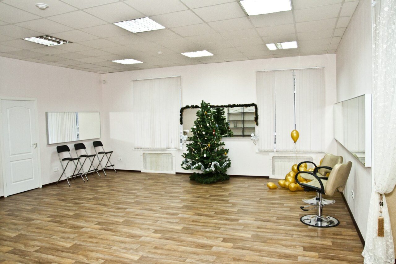 Арендовать Flush School OY