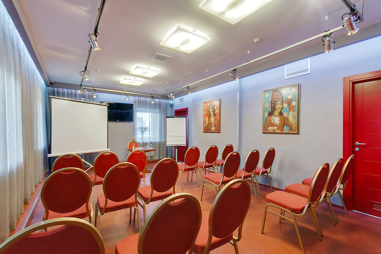 Арендовать Red Stars Hotel