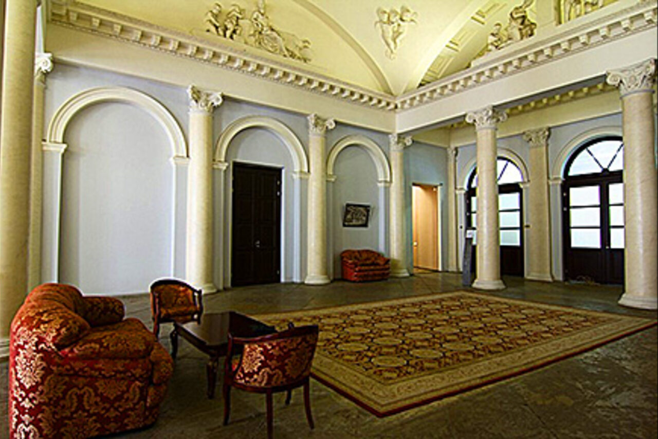 Арендовать Зал для тренингов, семинаров №4 (1 этаж)