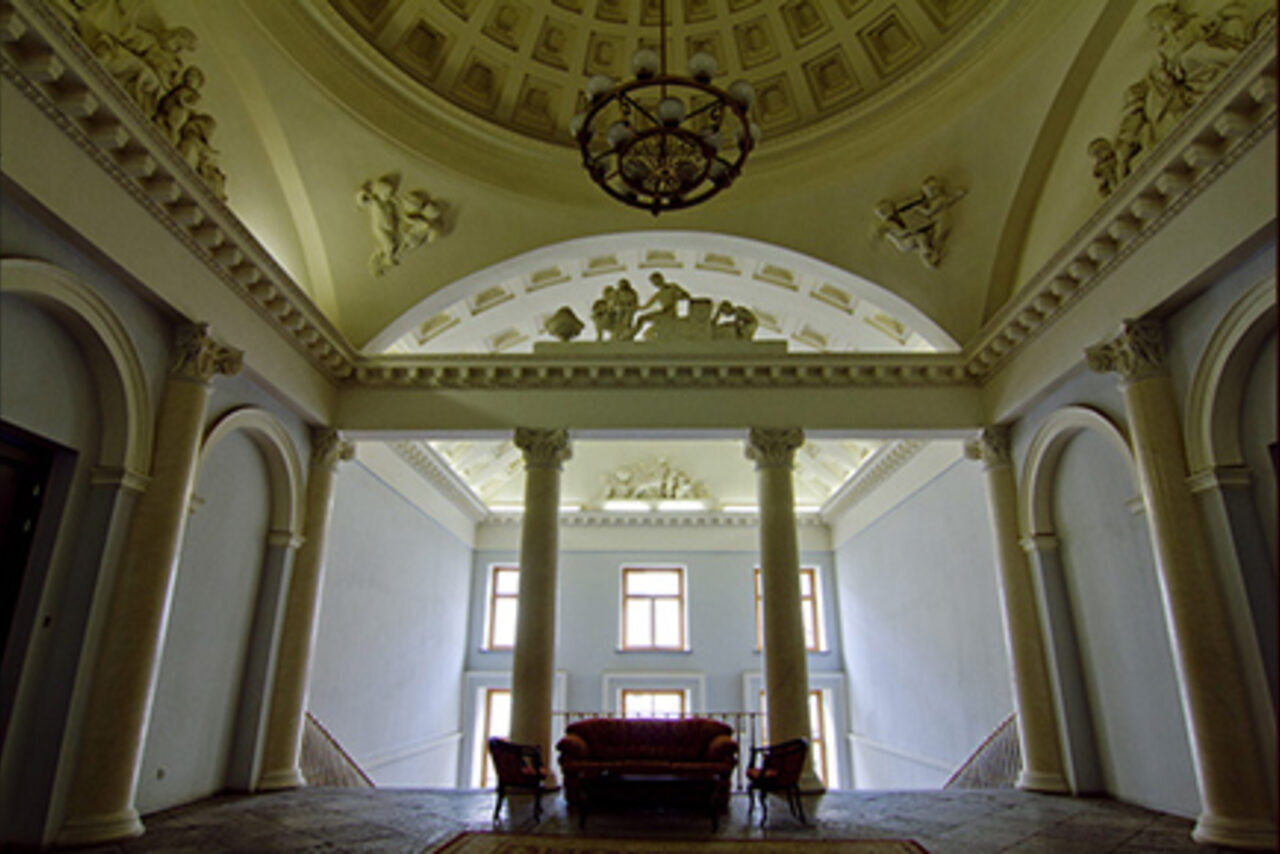 Арендовать  Зал для тренингов, семинаров №3 (1 этаж)