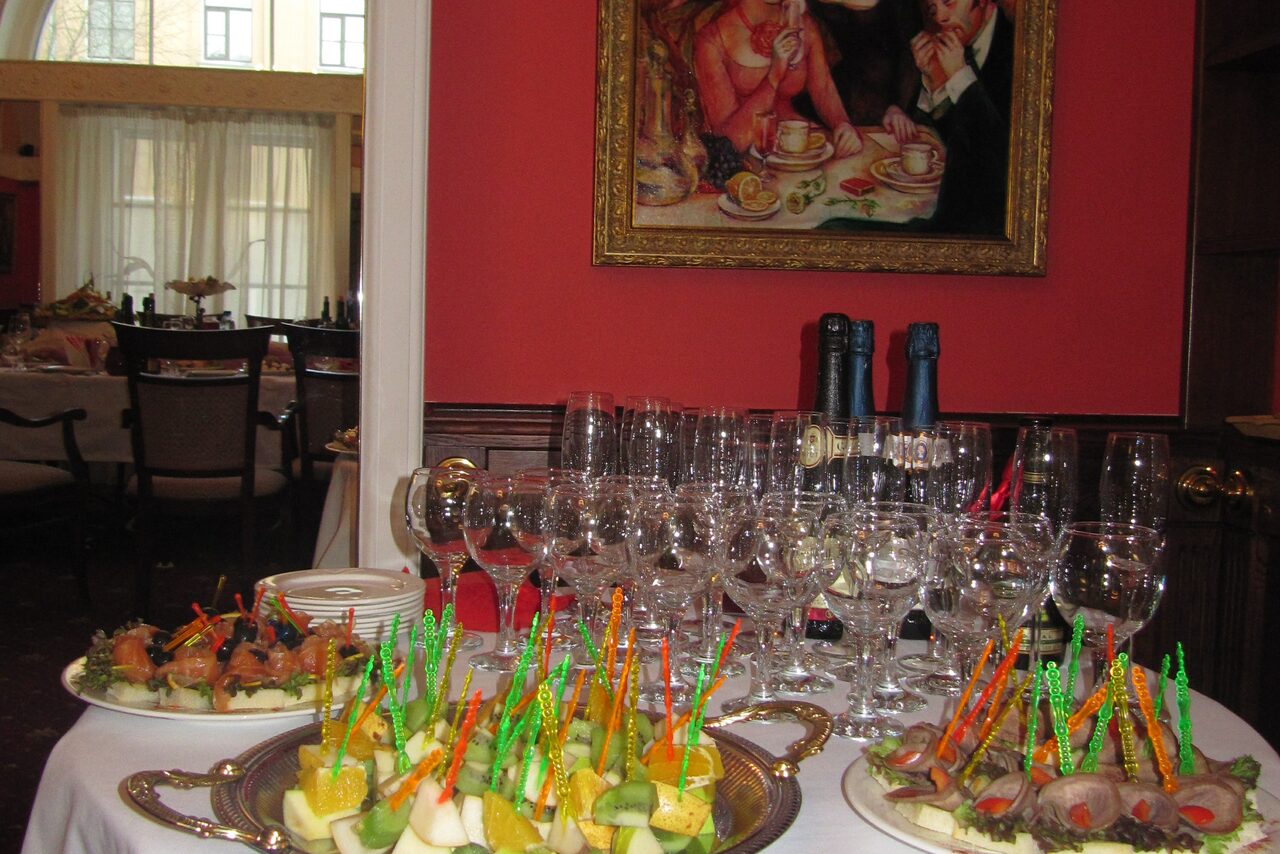 Арендовать Гостиница Бутик-Отель Аристос