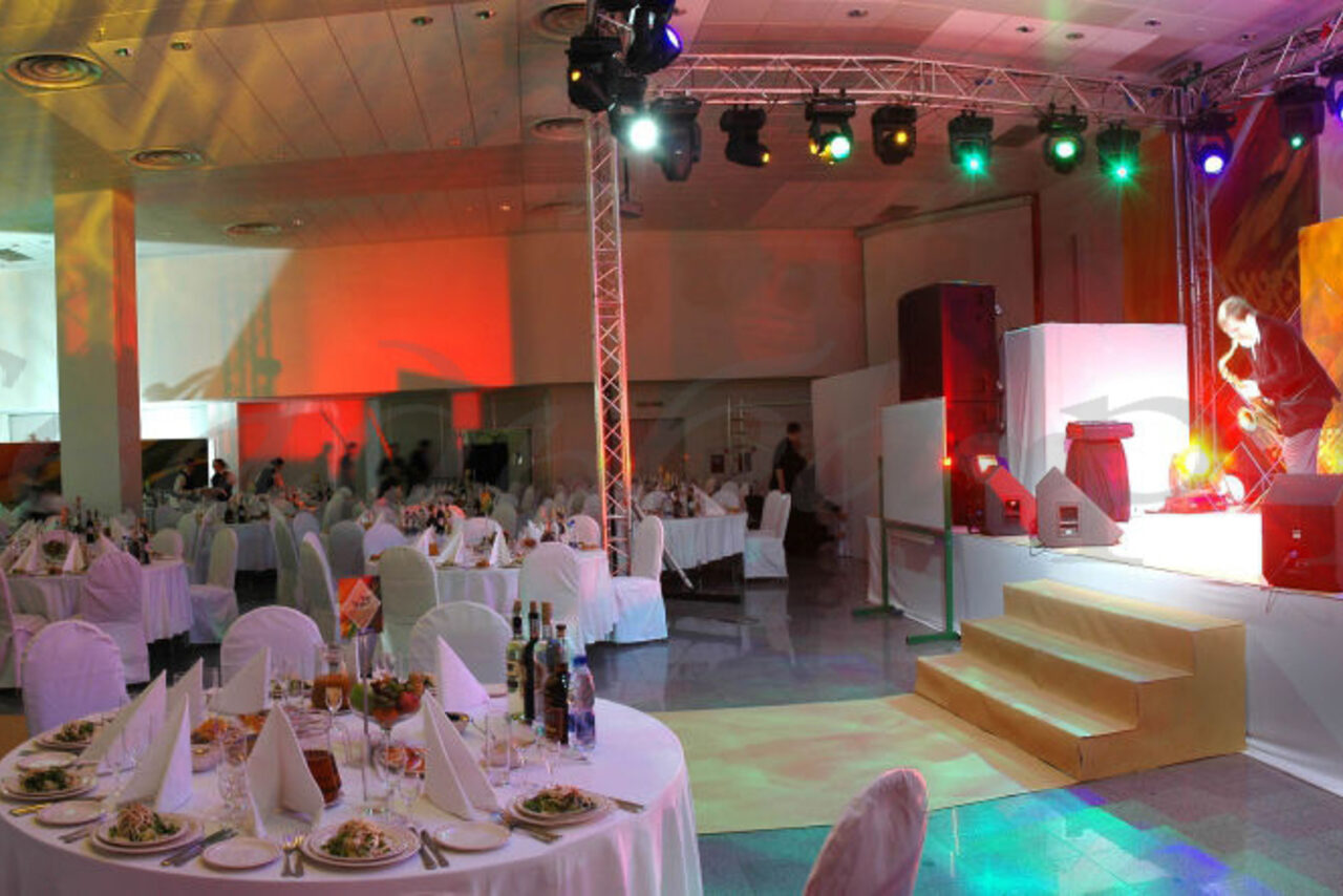 Арендовать Амбер Плаза