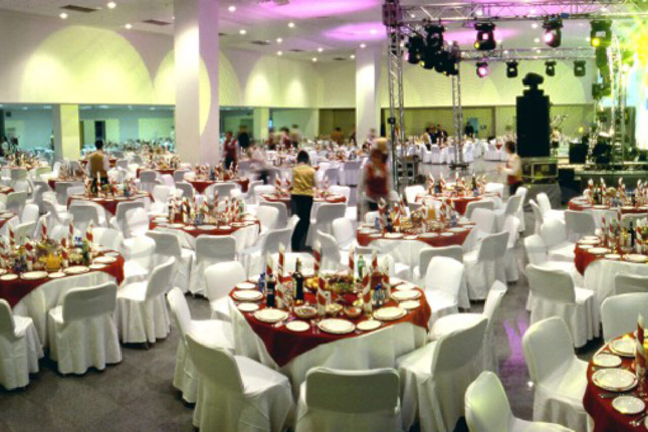 Арендовать Амбер Плаза