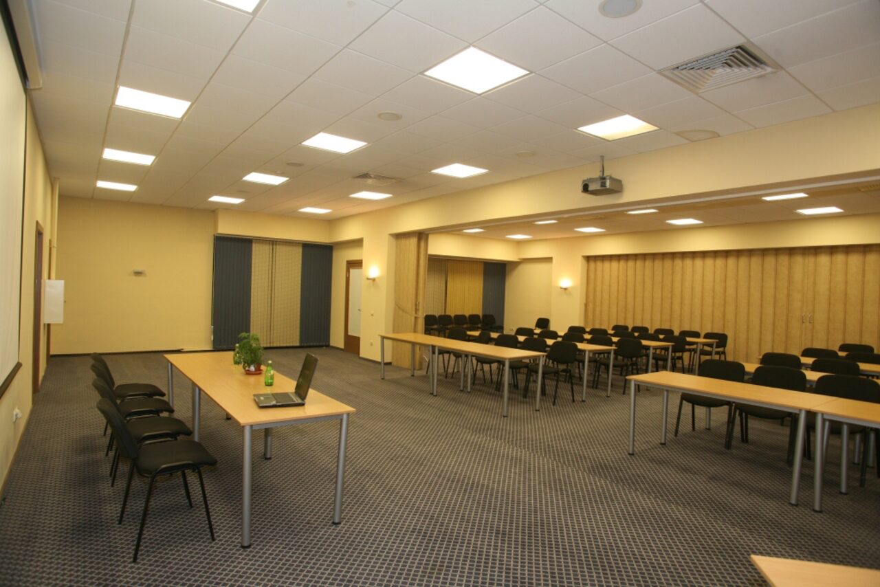 Арендовать Конференц-зал на 270 человек