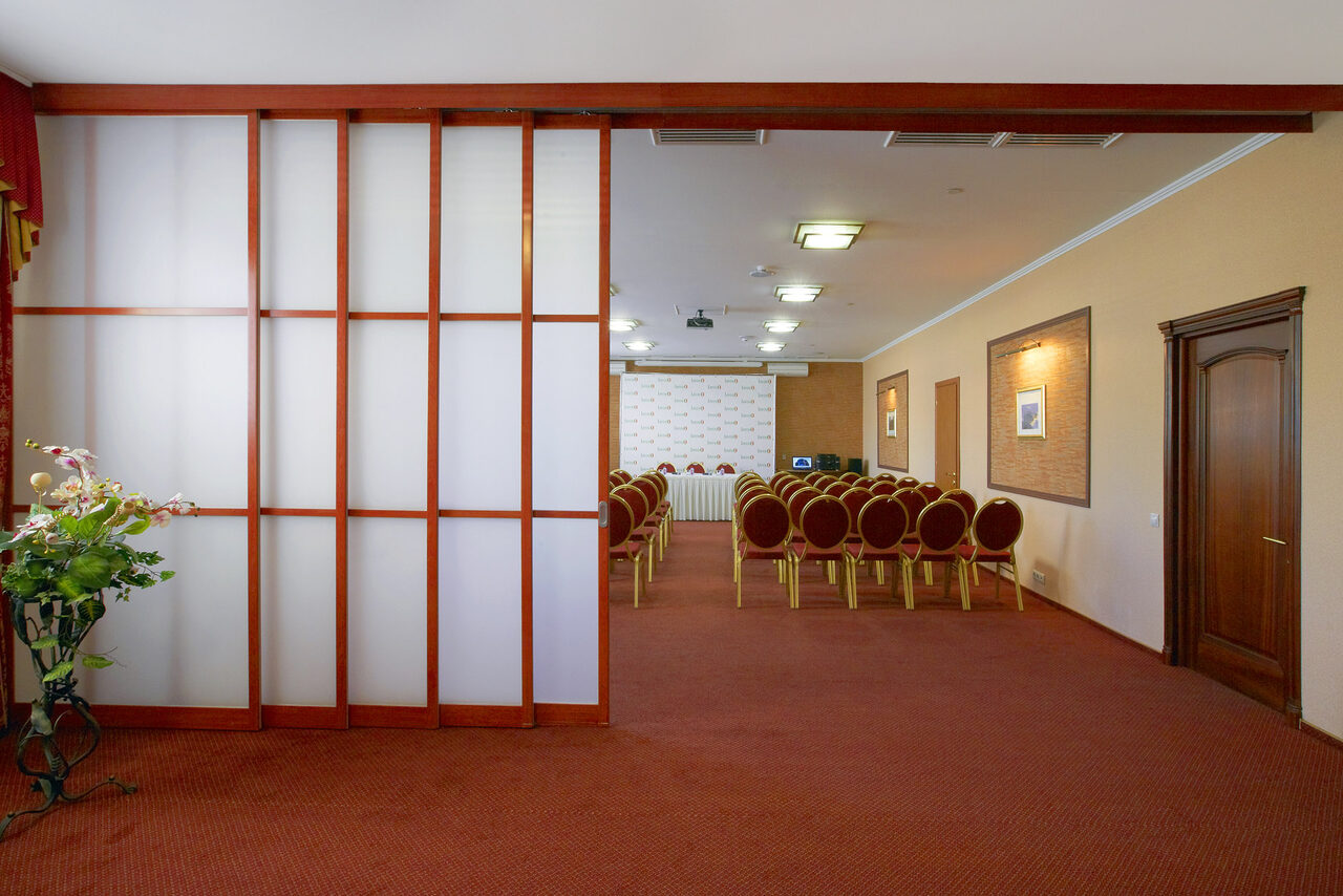 Арендовать Конференц-зал арт-отеля "Лекко"