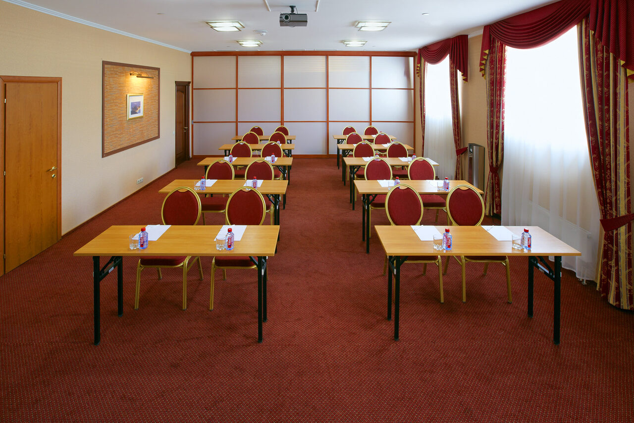 Арендовать Конференц-зал арт-отеля "Лекко"