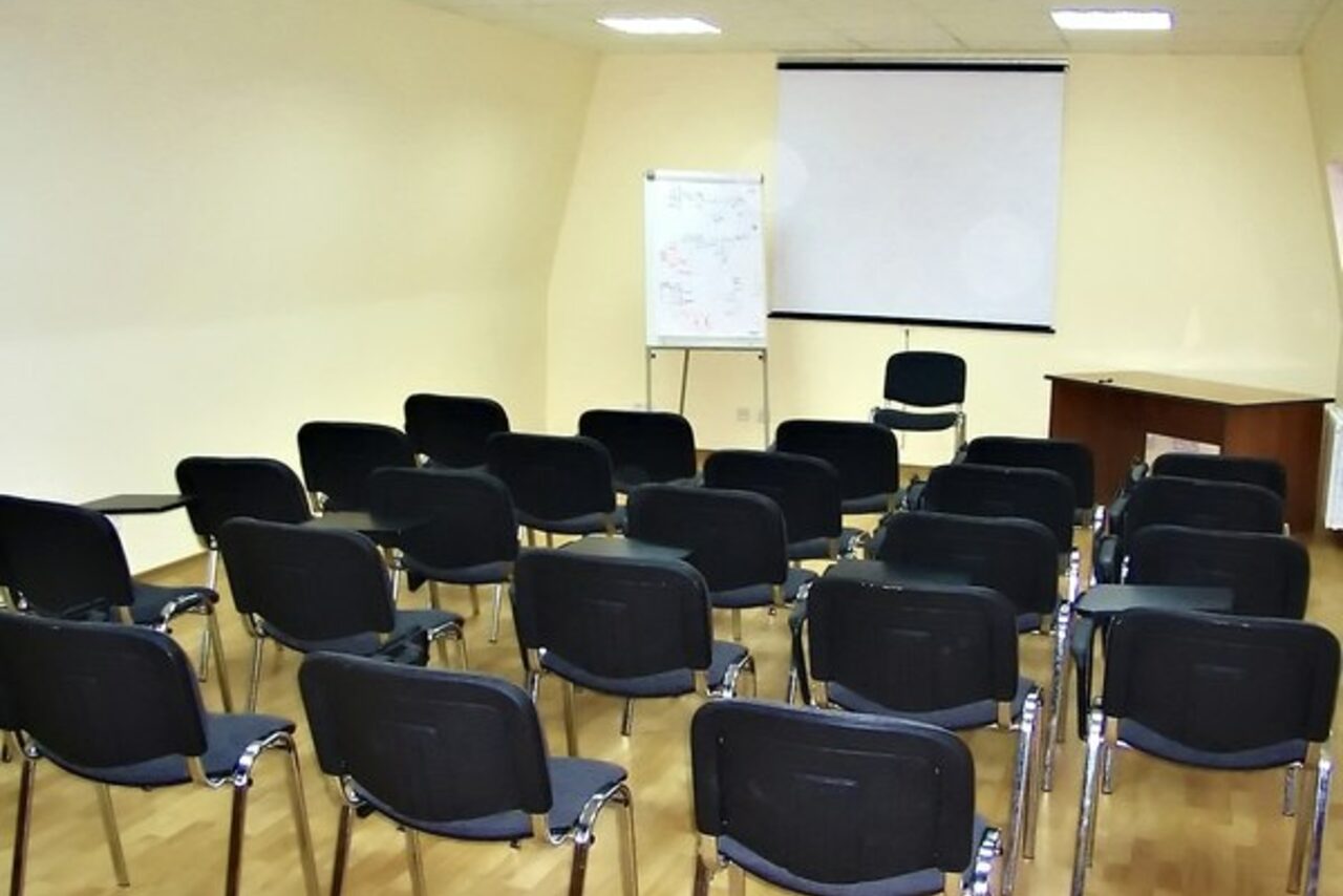 Арендовать Помещение для тренингов 50 метров