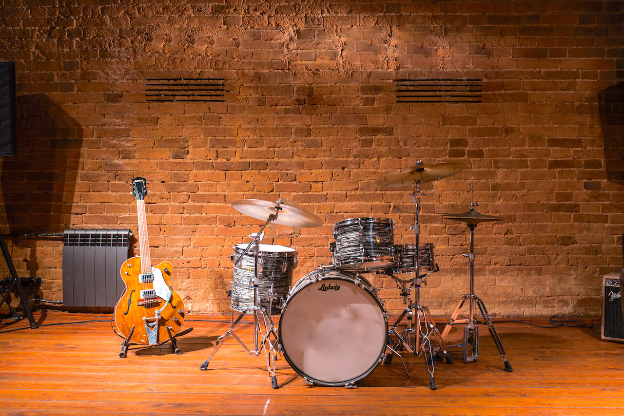 Арендовать Kontora Grill Pub Универсальный лофт 