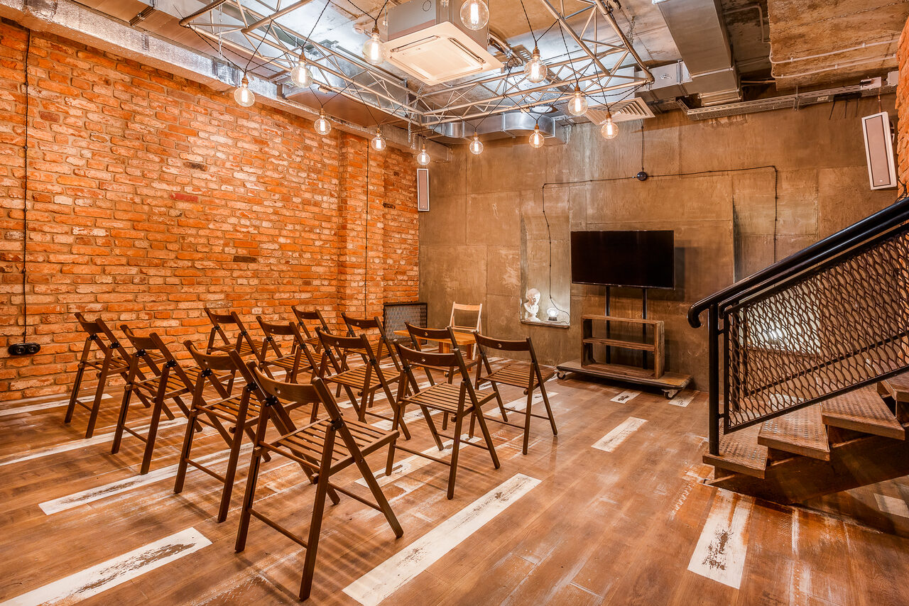 Арендовать  Лофт Курс. Двухэтажное арт-лофт