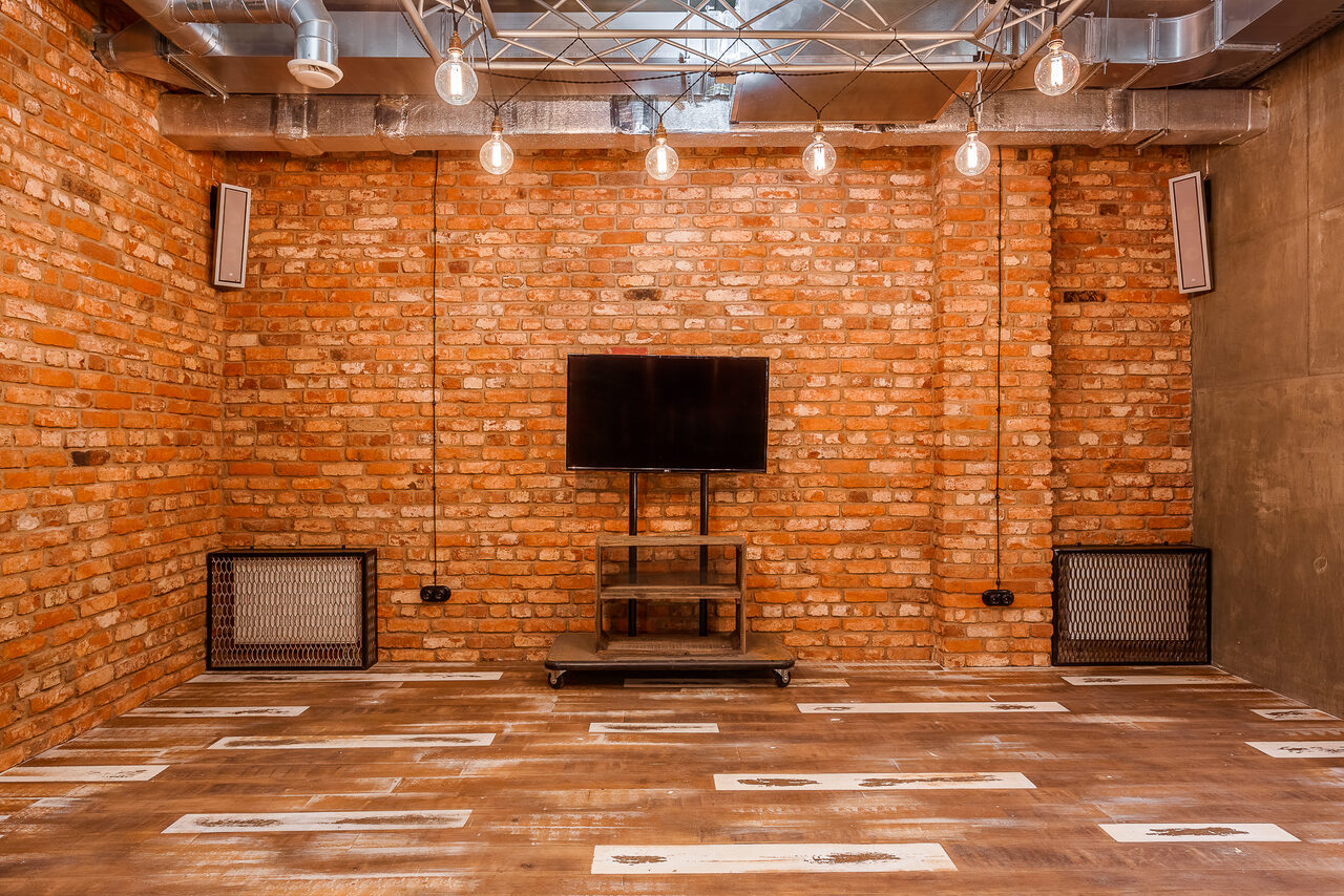 Арендовать  Лофт Курс. Двухэтажное арт-лофт