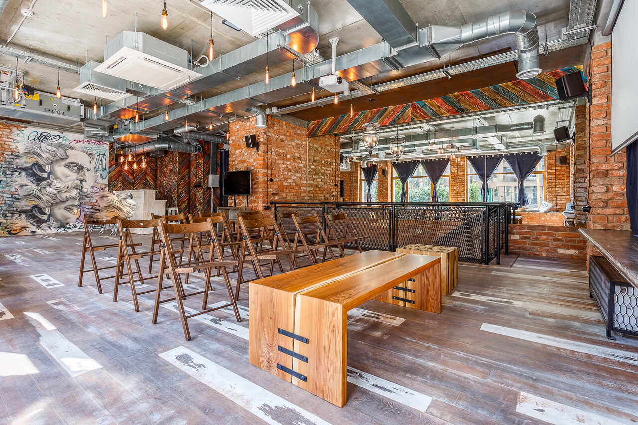 Арендовать Лофт Курс с большими окнами на Алексеевской 