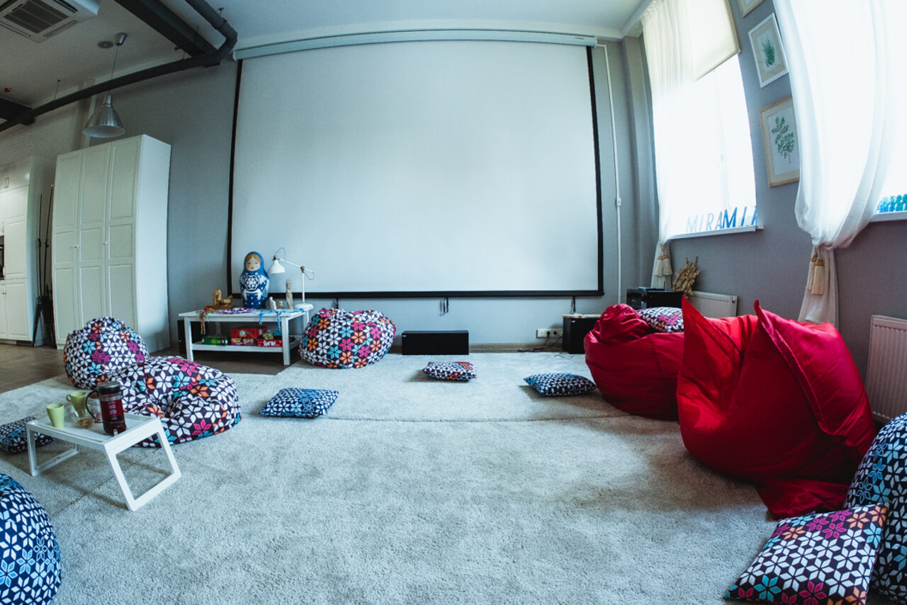 Арендовать Loft Gallery Miramar Творческий лофт с кухней